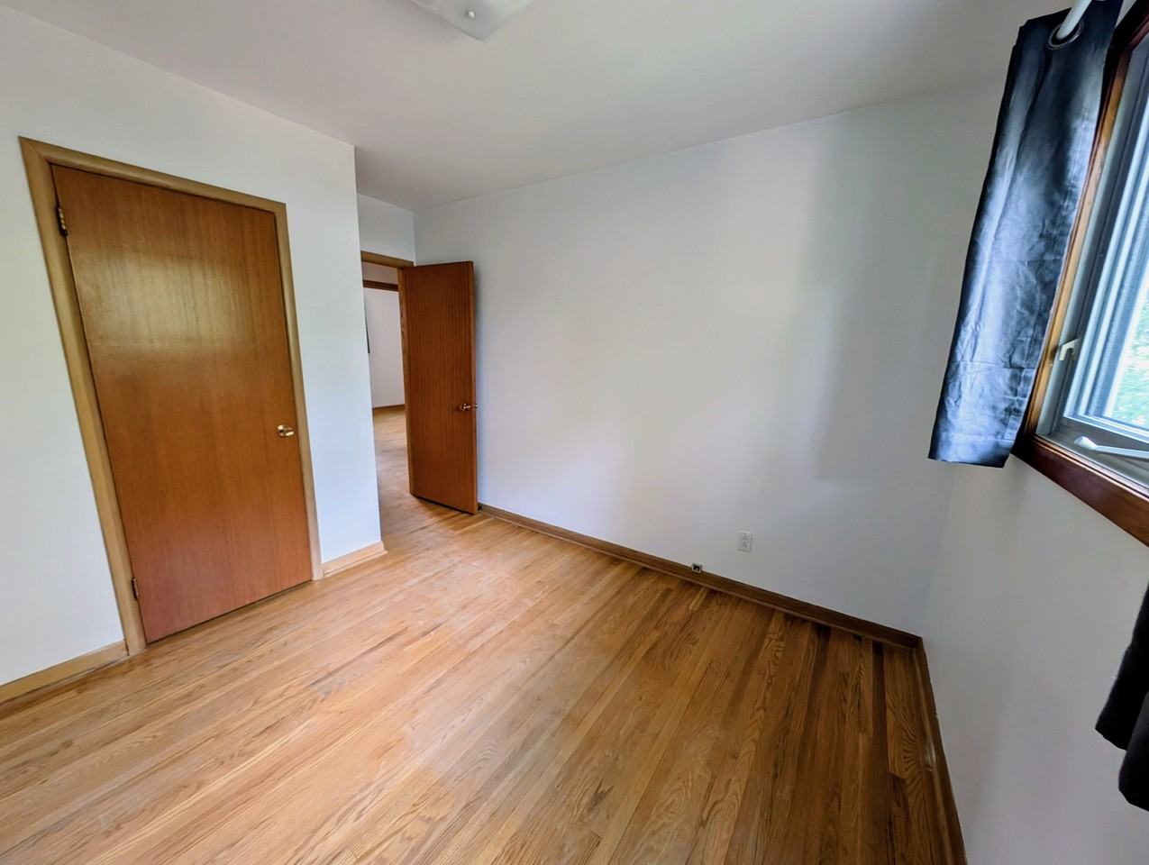 447 Raquette St - Photo 5 of 16