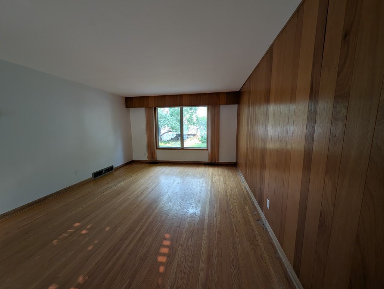447 Raquette St - Photo 6 of 16