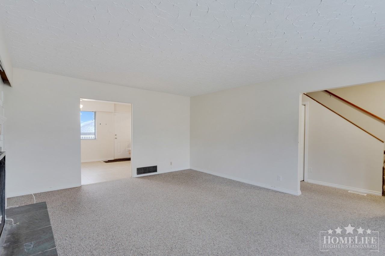 1060 Fell Ave - Photo 4 of 20