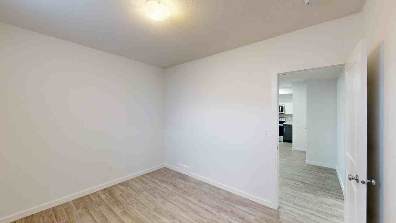 42B Heirloom Manor Se - Photo 3 of 7