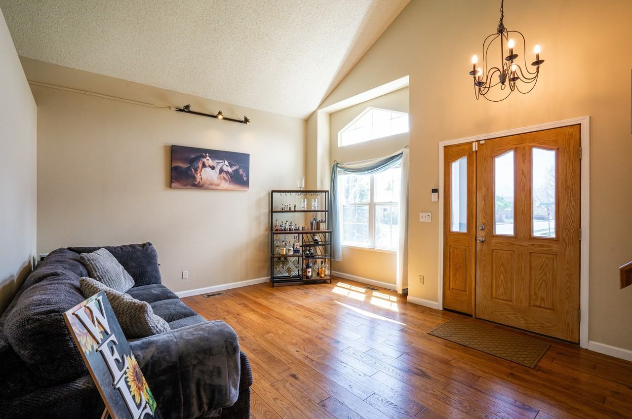 5915 Pioneer Mesa Dr #1 - Photo 7 of 31