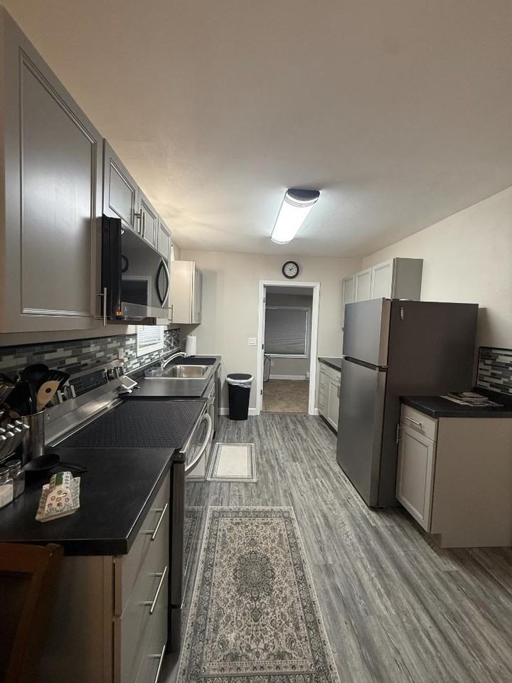 108 Quincy St - Photo 7 of 12