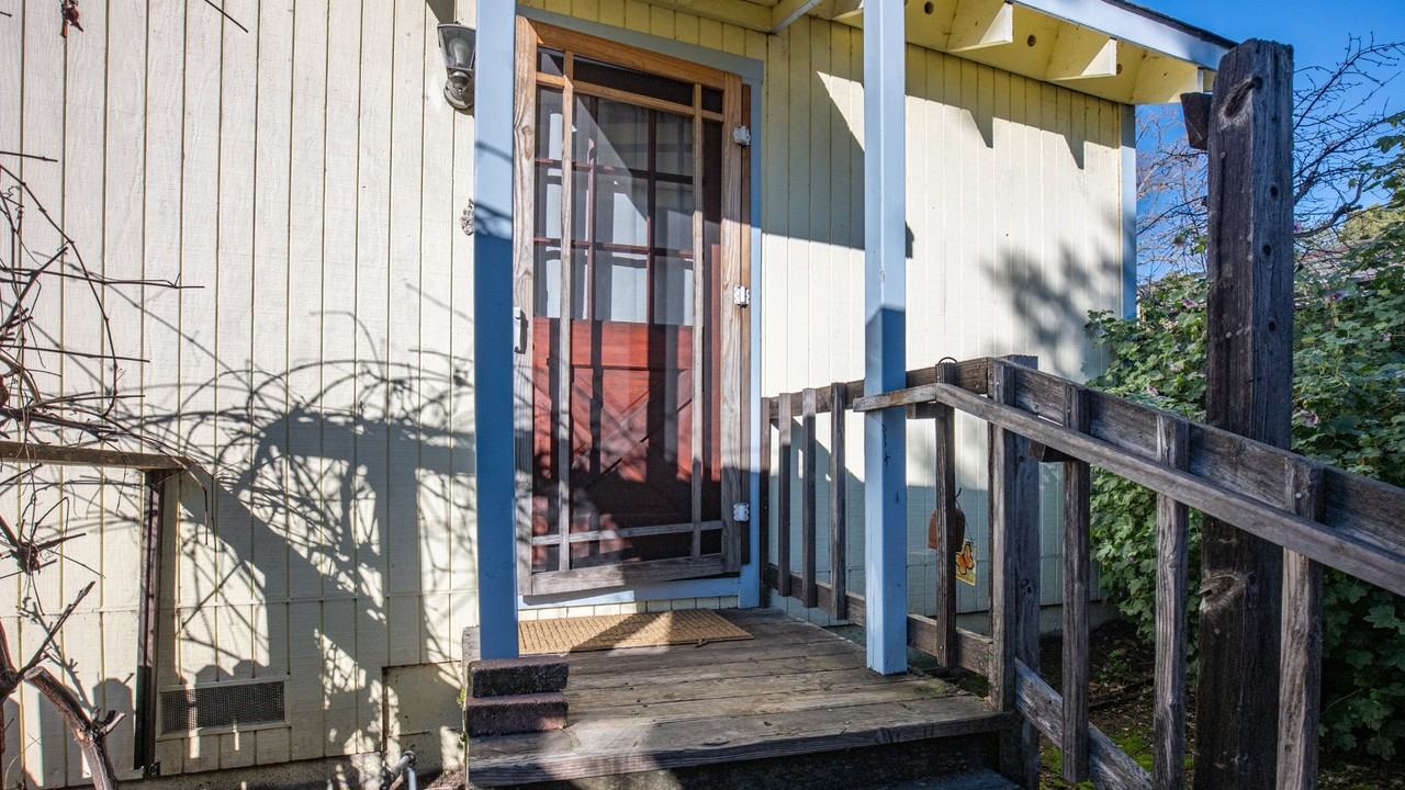2434 Humboldt St - Photo 4 of 10