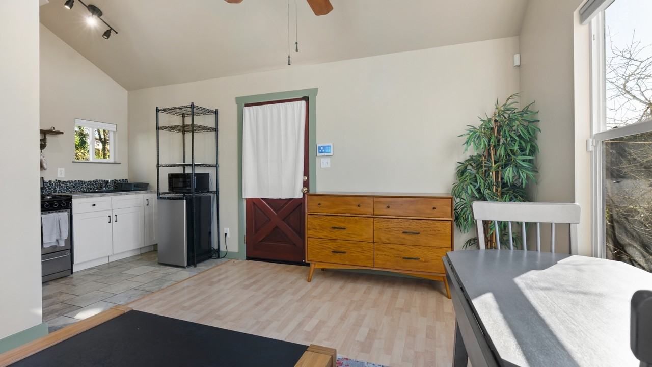2434 Humboldt St - Photo 7 of 10