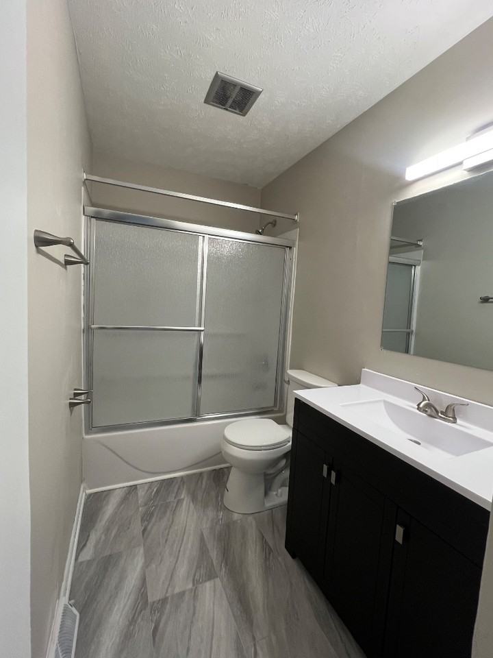 11222 / 11224 Roxbury Dr - Photo 6 of 8