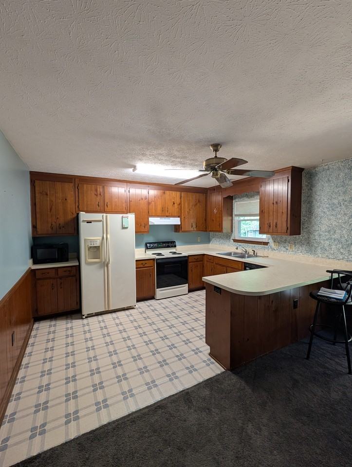 693 Trails Ln #1 - Photo 5 of 36