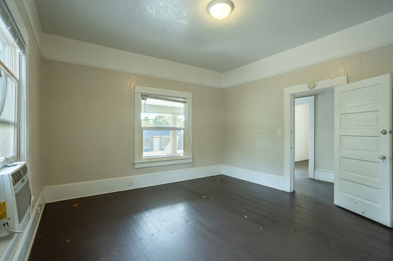 278 Humboldt Ave #1 - Photo 4 of 15