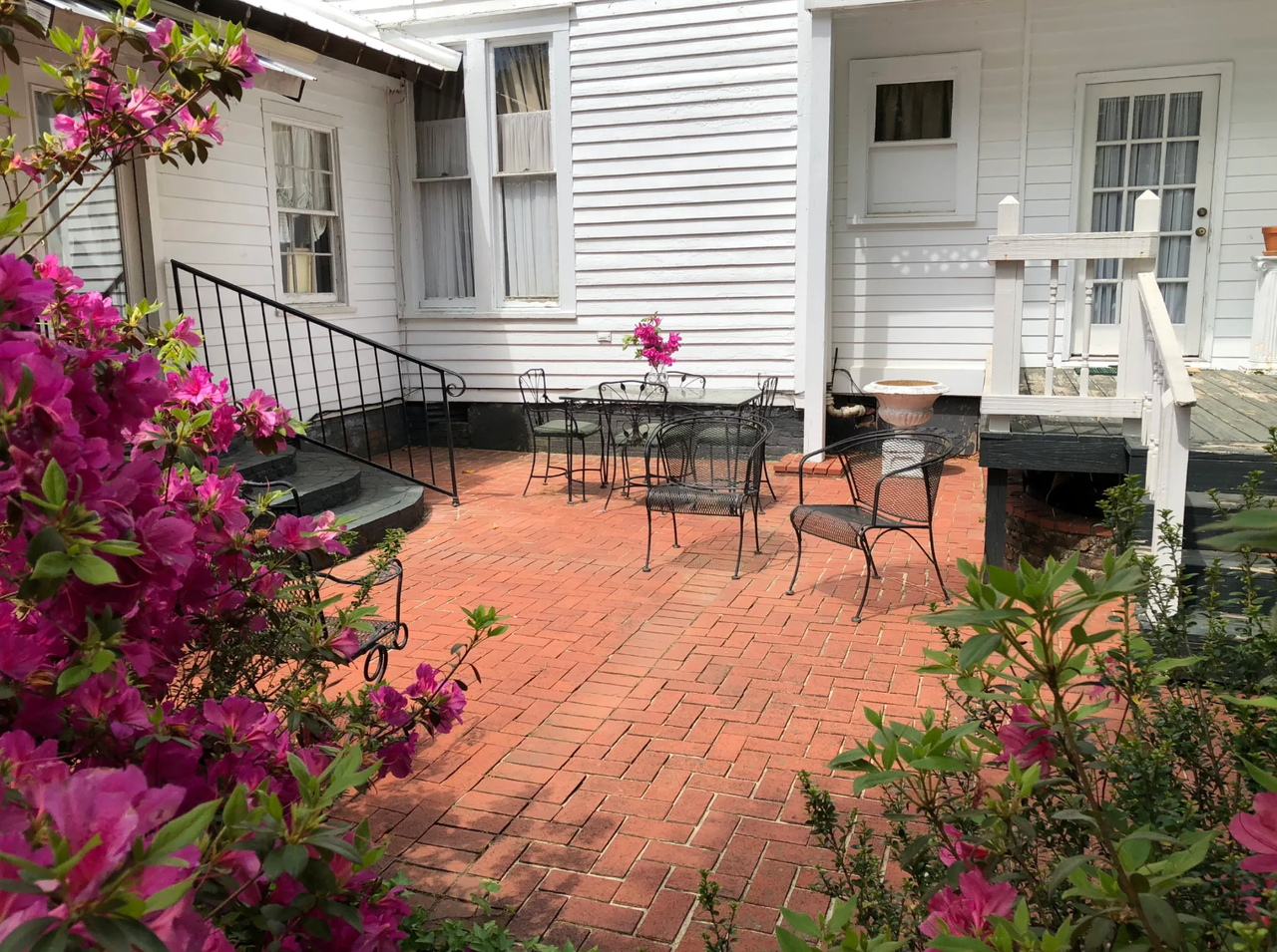 824 University Avenue - Purser House - Photo 4 of 50