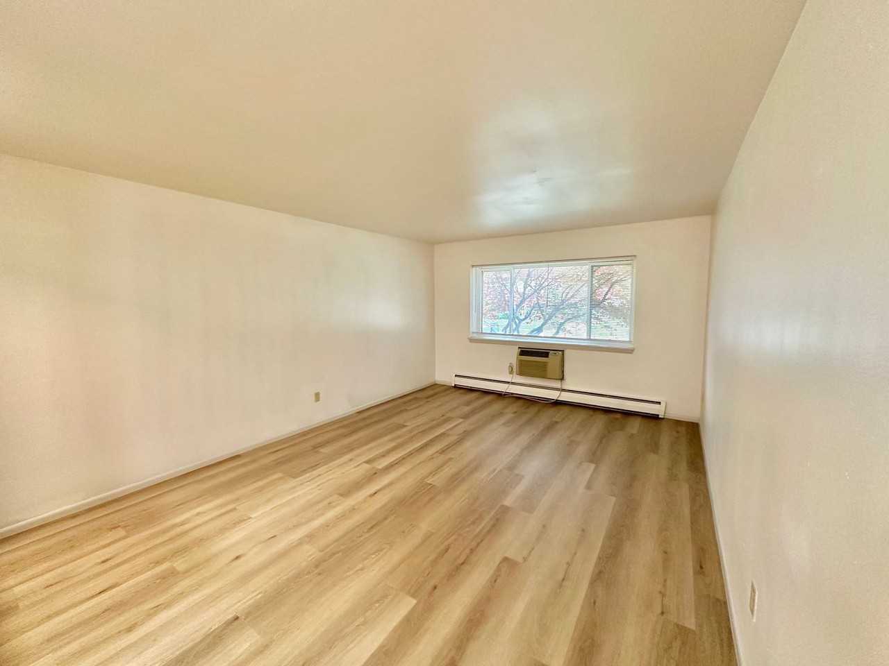 2853 S 106th St - Photo 3 of 23