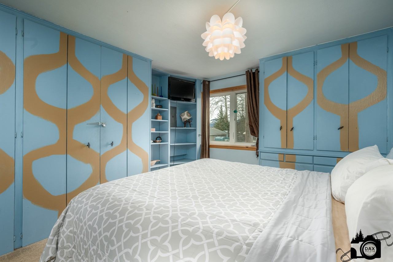 1007 Second Ave #1 - Photo 3 of 10