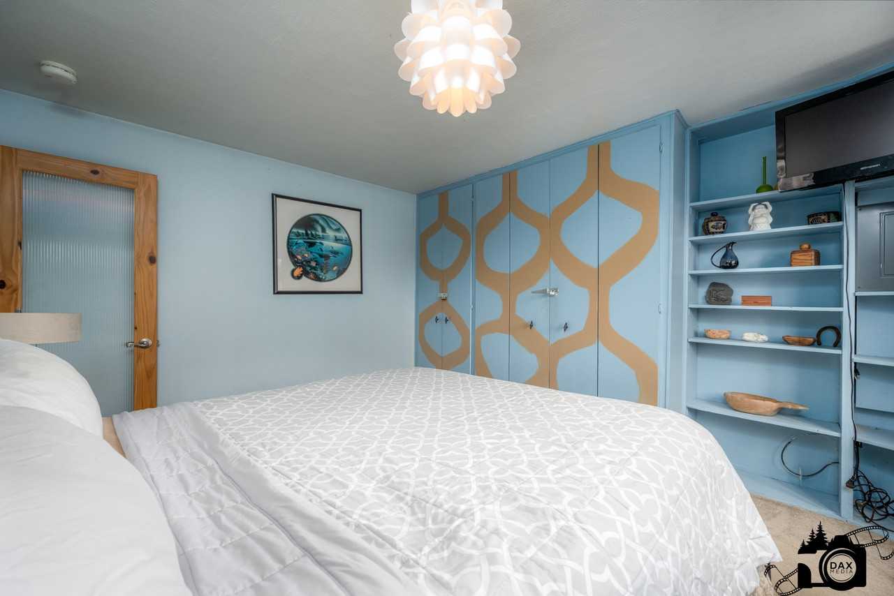 1007 Second Ave #1 - Photo 4 of 10