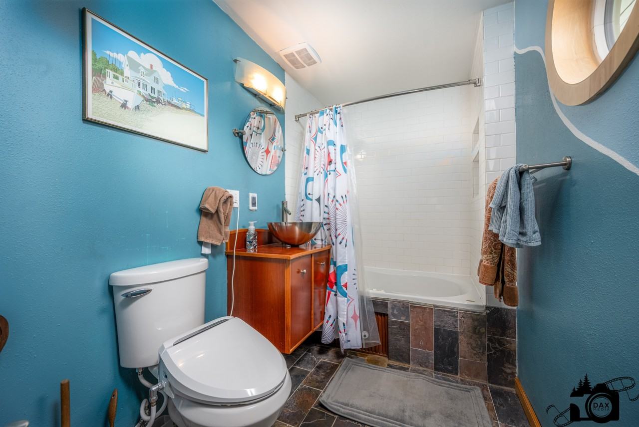 1007 Second Ave #1 - Photo 5 of 10