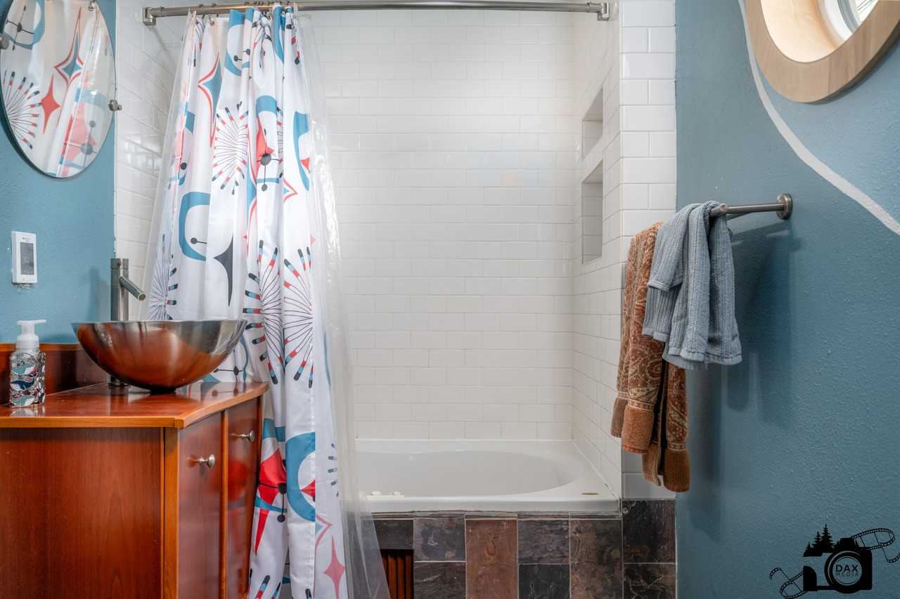 1007 Second Ave #1 - Photo 6 of 10