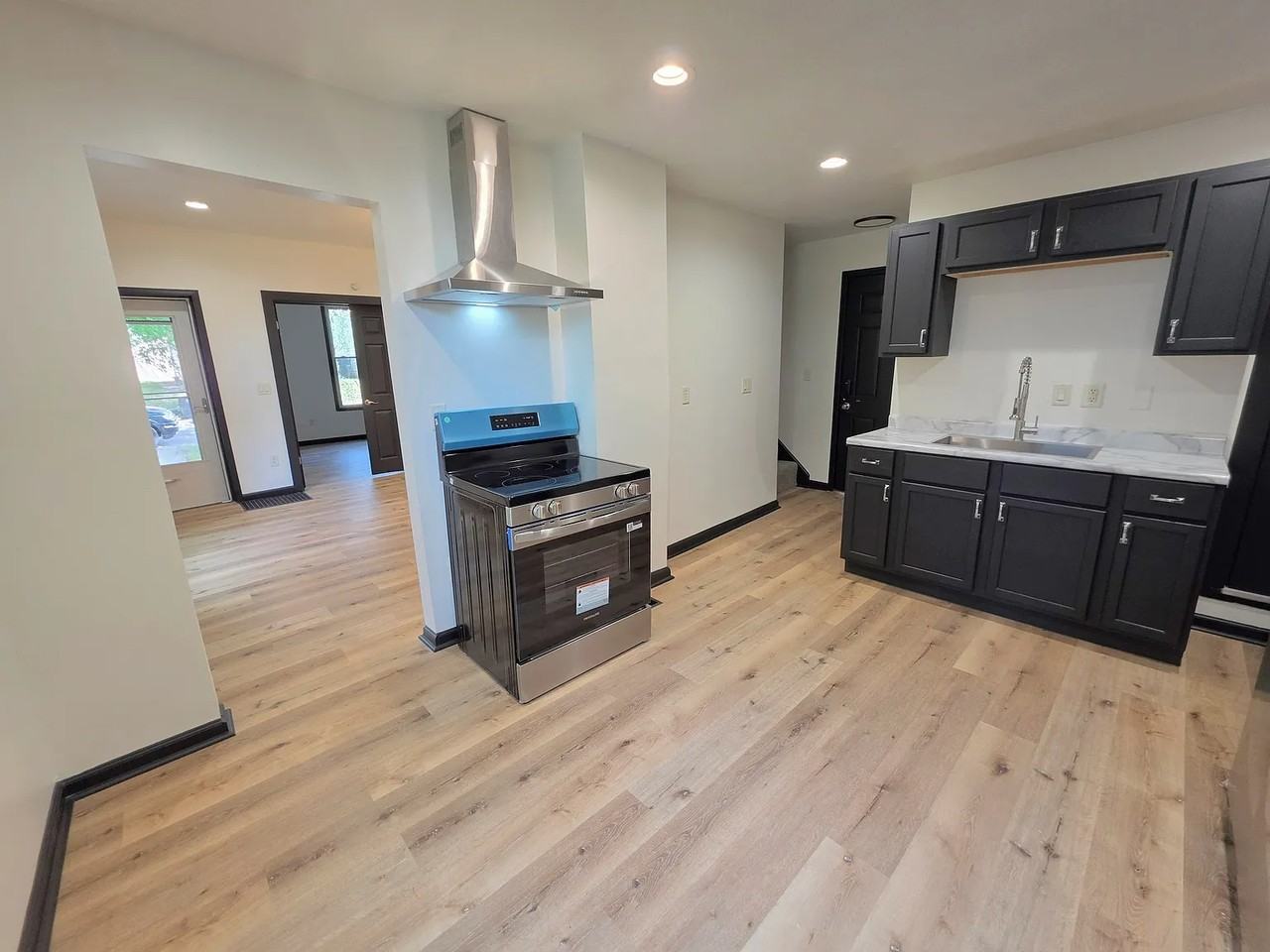 313 Greenwood Ave #1 - Photo 3 of 13