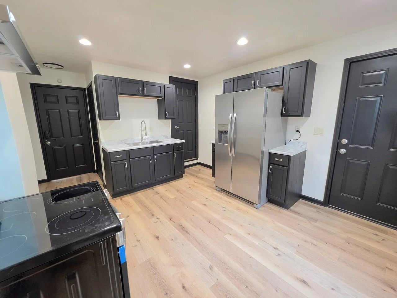 313 Greenwood Ave #1 - Photo 5 of 13