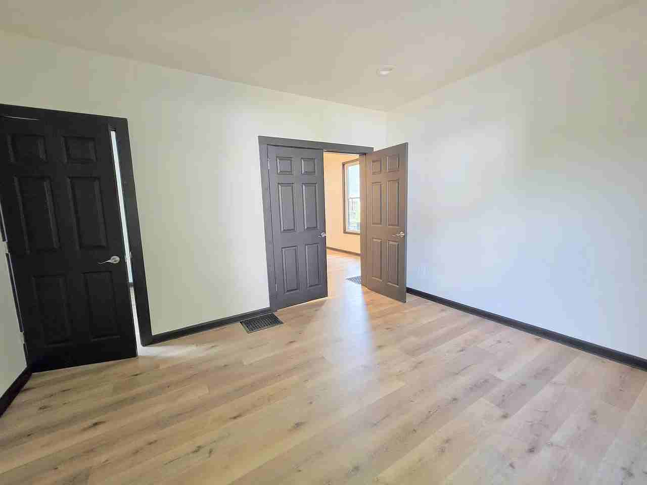 313 Greenwood Ave #1 - Photo 6 of 13