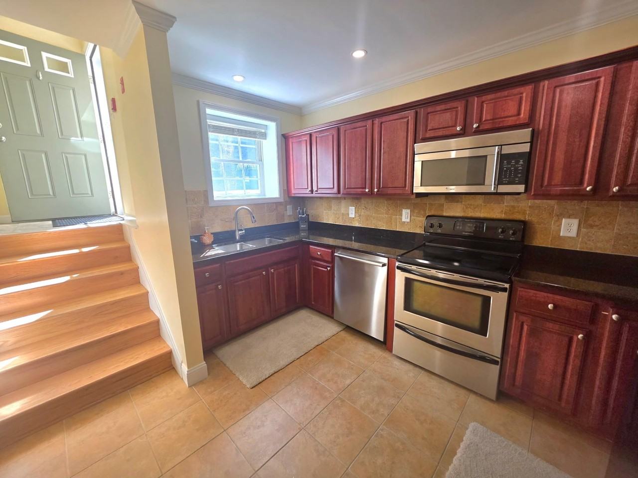 25 Sullivan Way - 4Unit 4 #4 - Photo 3 of 21