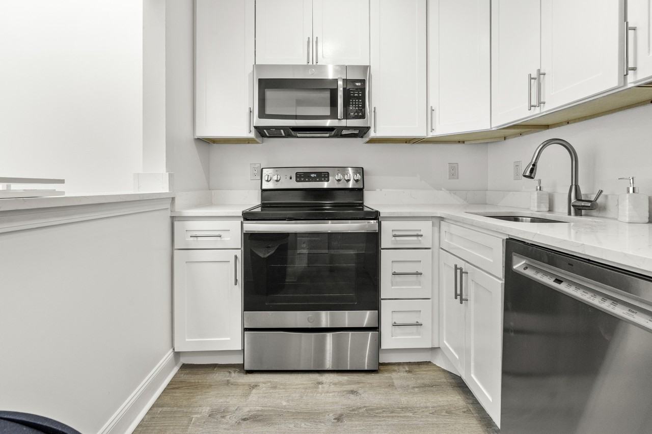 1765 Coliseum St #1 - Photo 3 of 19