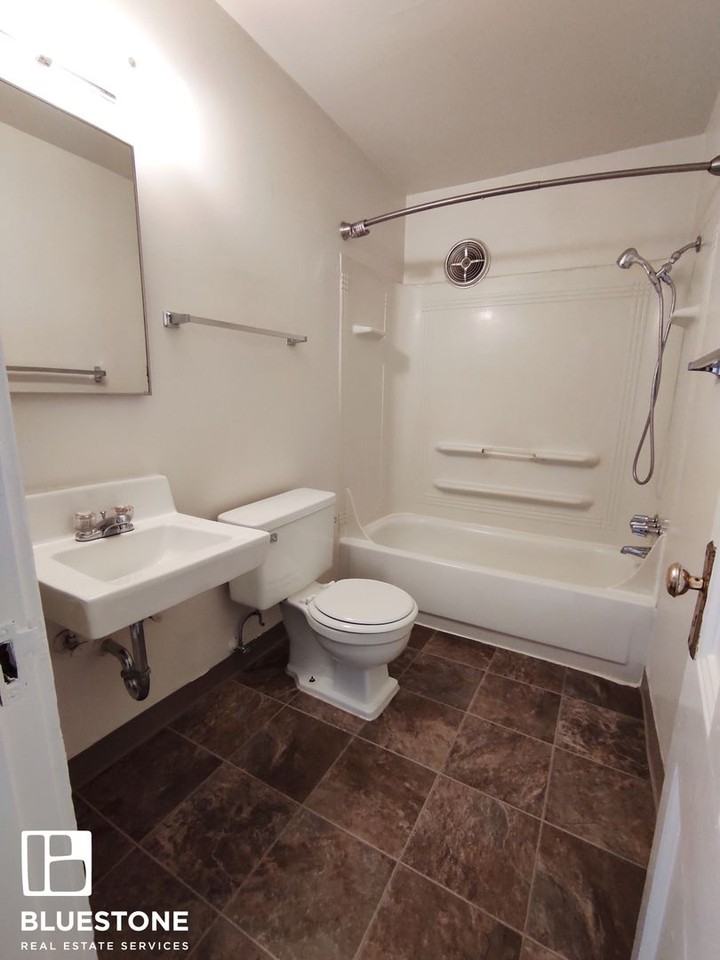 1527 Sw Columbia St #B - Photo 7 of 13