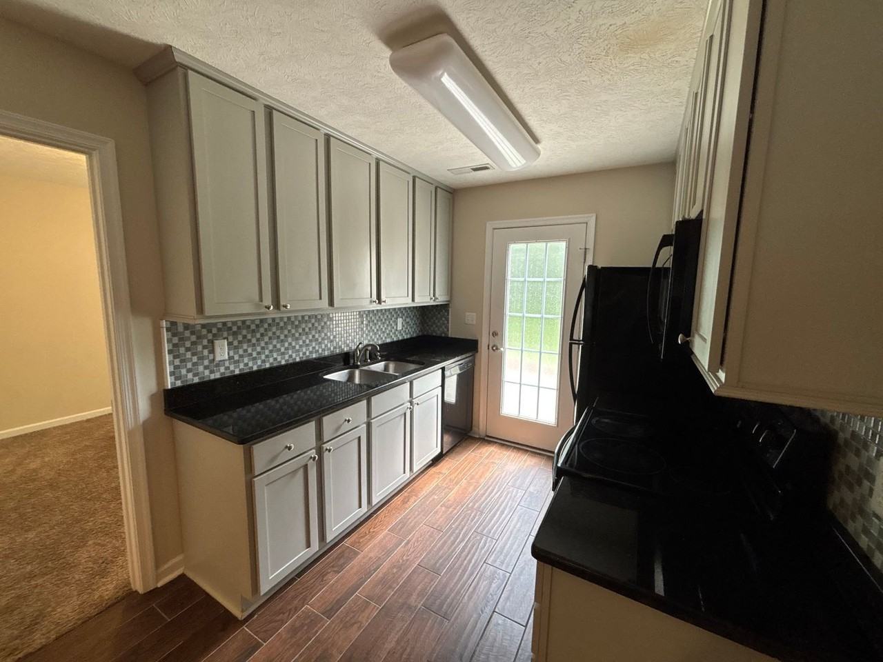 50 Gloucester Dr - Photo 3 of 10
