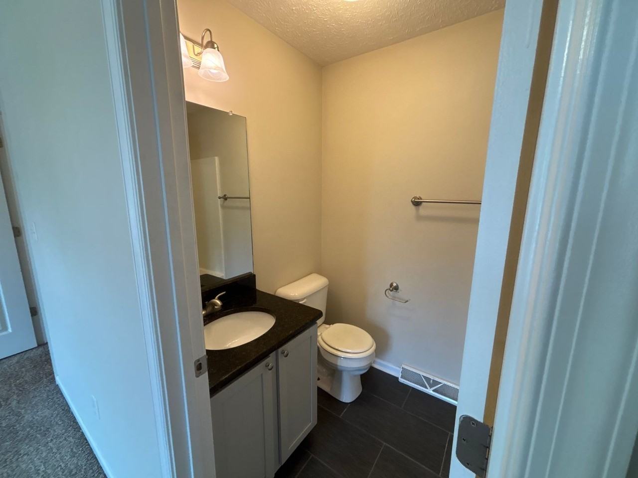 50 Gloucester Dr - Photo 7 of 10