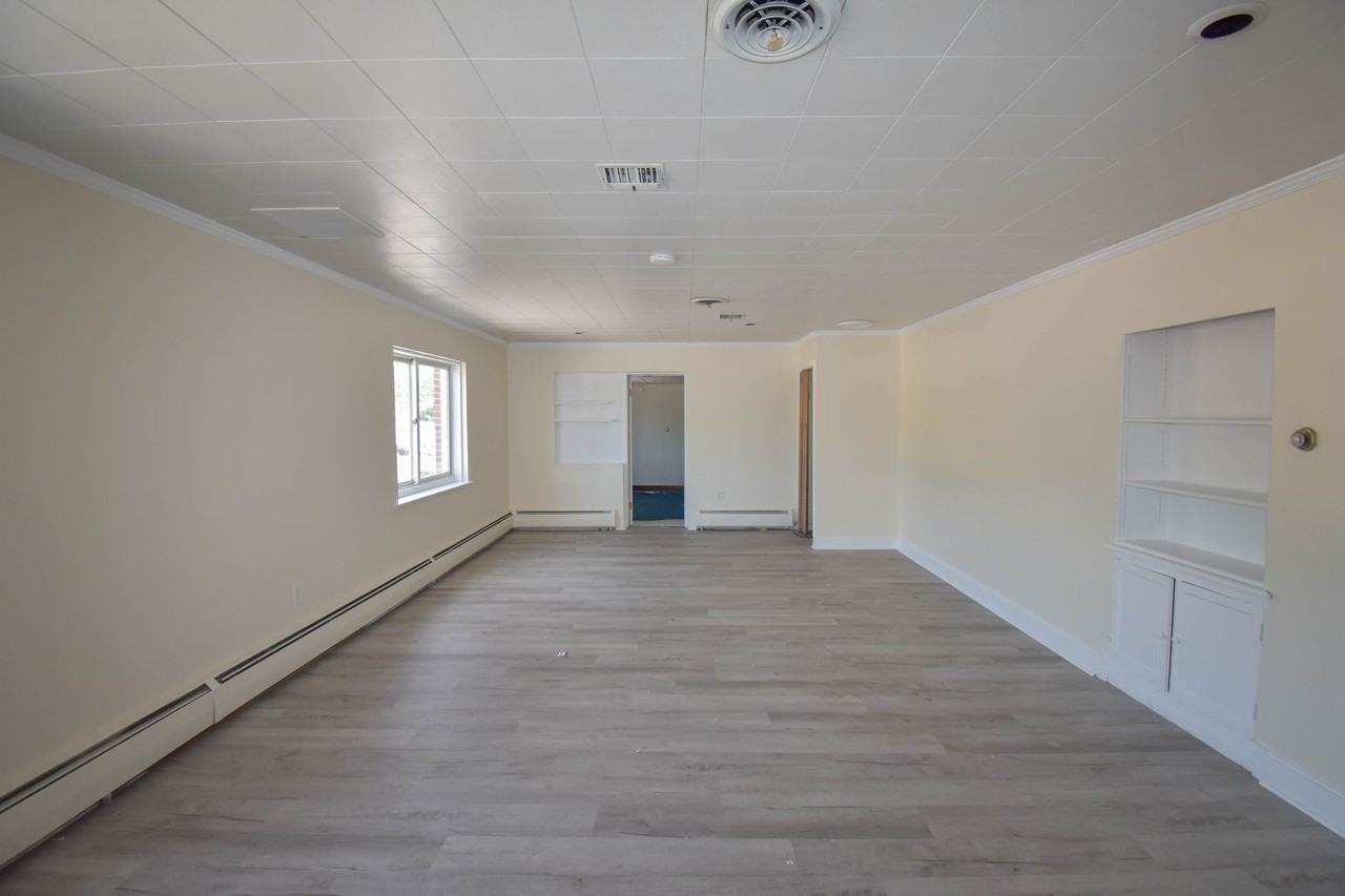 540 High St - Photo 3 of 6