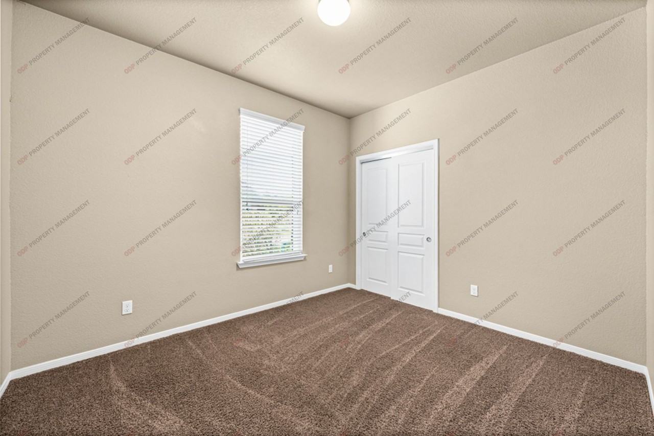 5607 Blackstone Dr - Photo 4 of 28