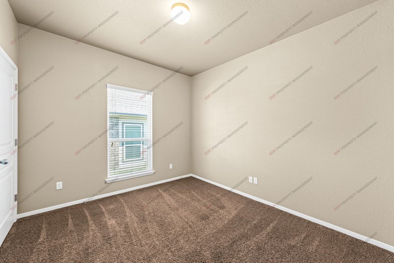 5607 Blackstone Dr - Photo 6 of 28