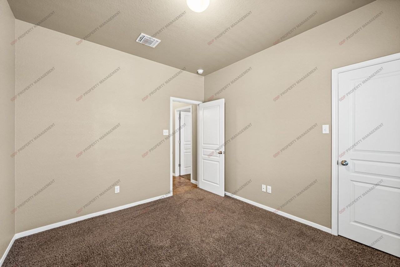 5607 Blackstone Dr - Photo 7 of 28