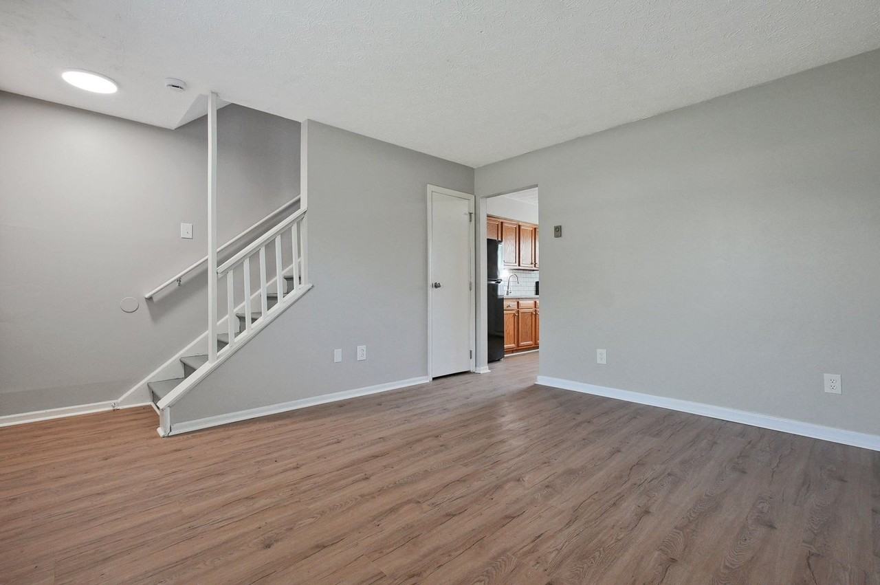 2209 Clarendon Ln - Photo 2 of 14
