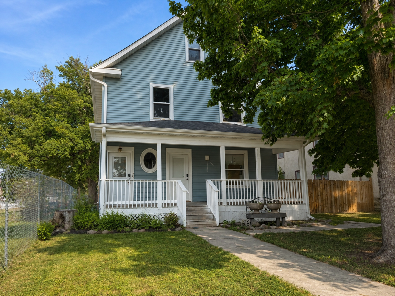 3015 29th Avenue South - Photo 3 of 11