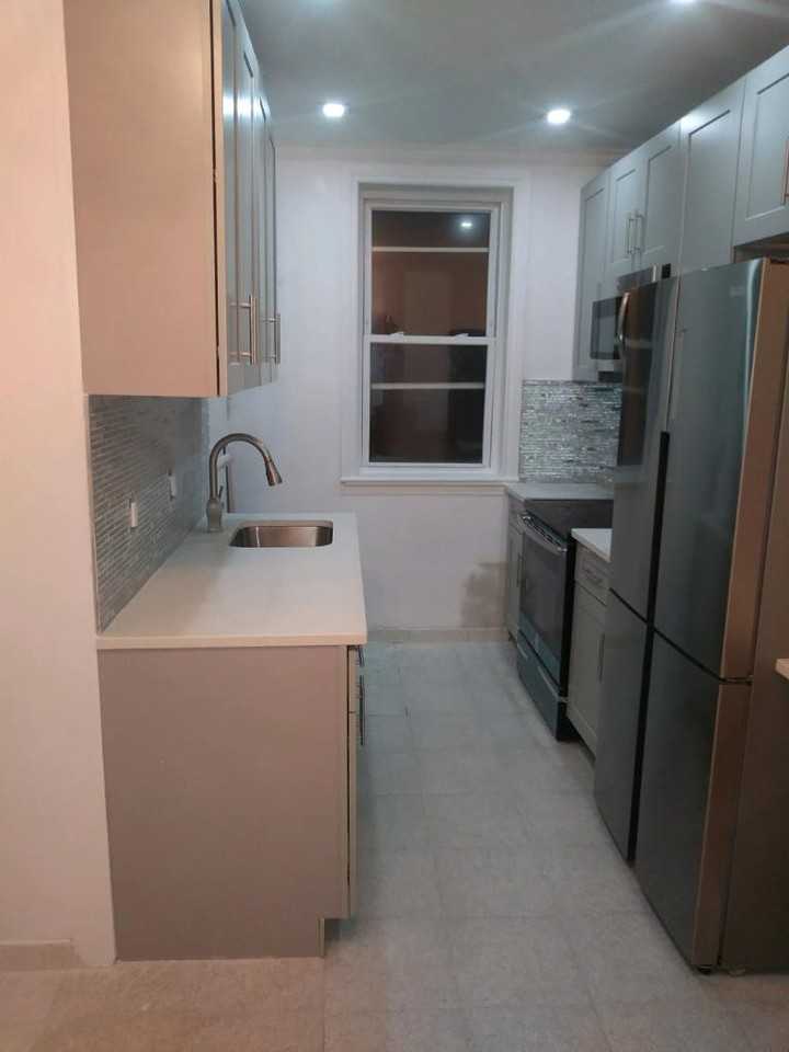 2154 East 8th Street1F #1F - Photo 2 of 6