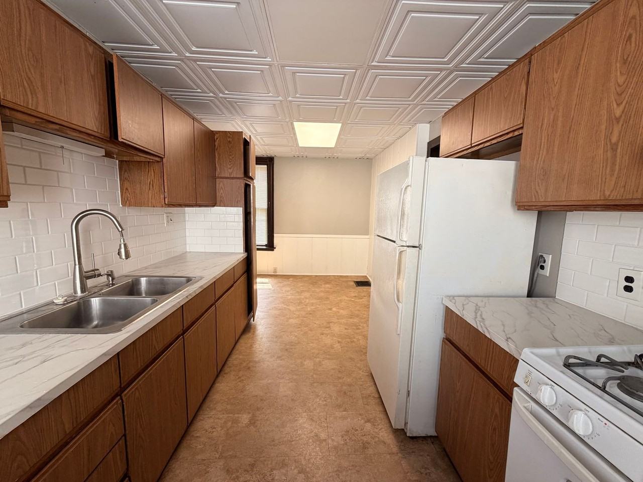 01881 - Fremont 1140 - Photo 5 of 29