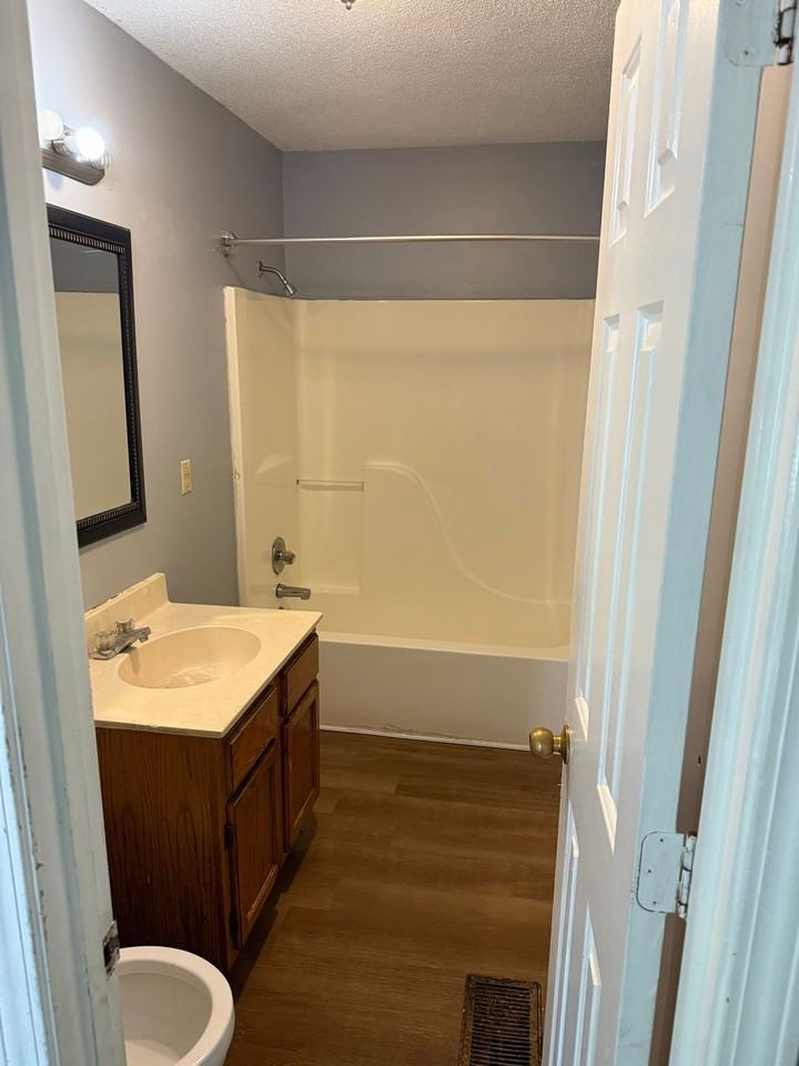 318 Hill Ave #1 - Photo 5 of 15