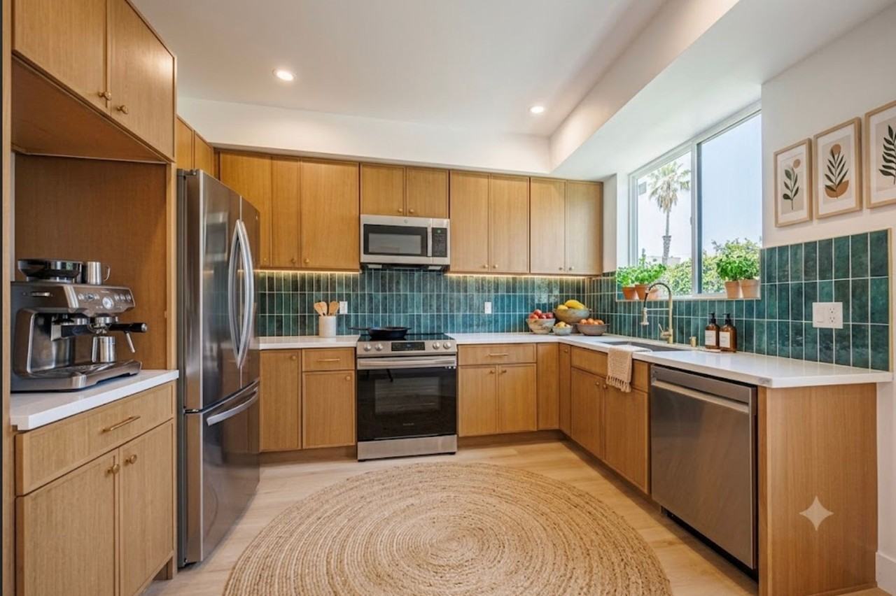 GORGEOUS NEW TOWNHOMES NEXT TO LA CIENEGA PARK - Photo 2 of 50