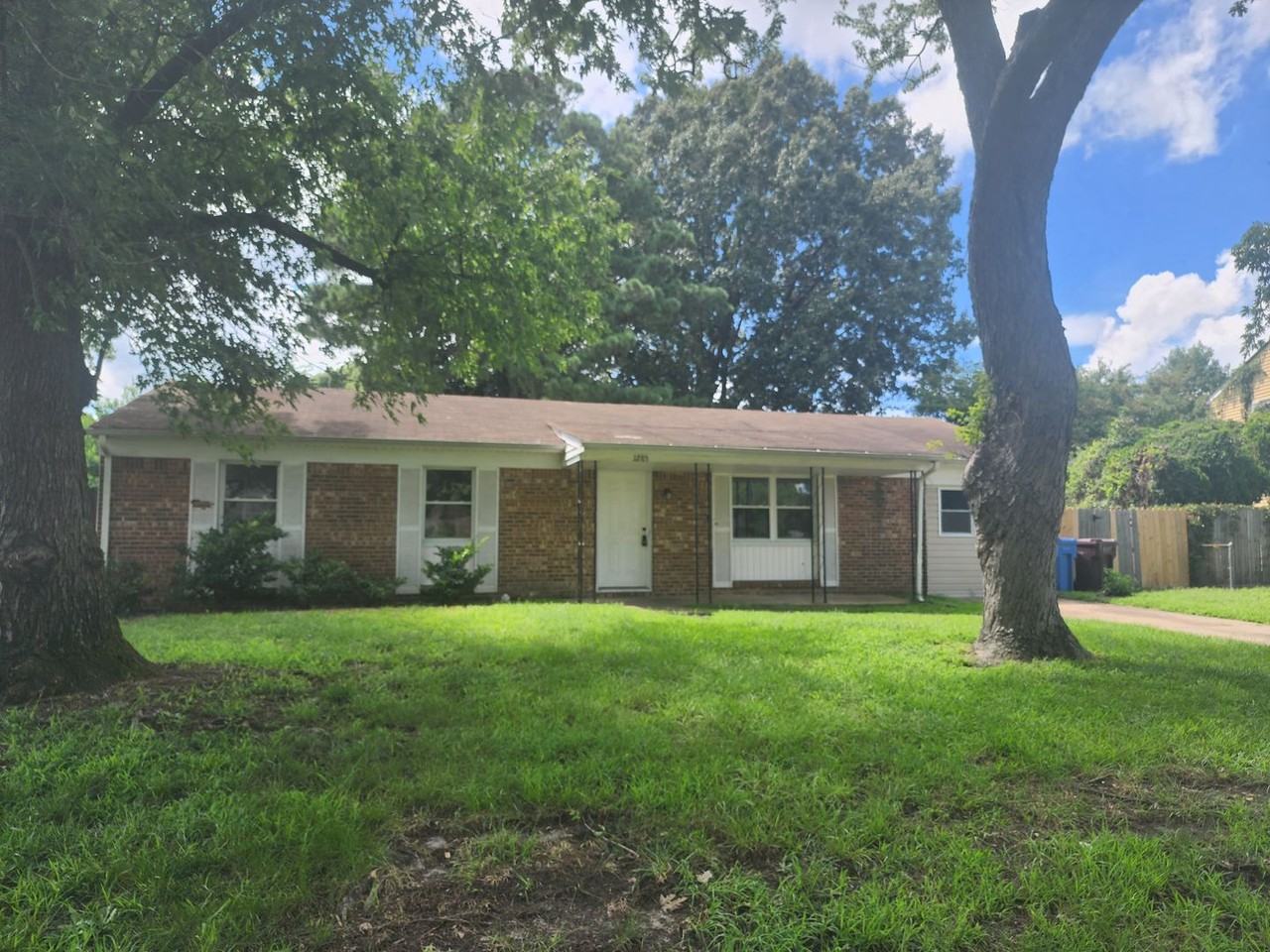 1285 Sir Kay Dr
