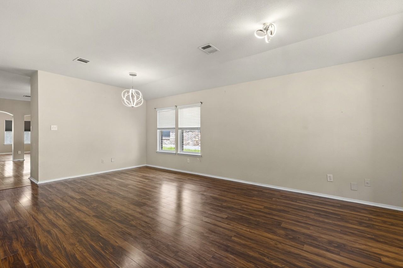 6725 Mundo Dr #1 - Photo 4 of 12