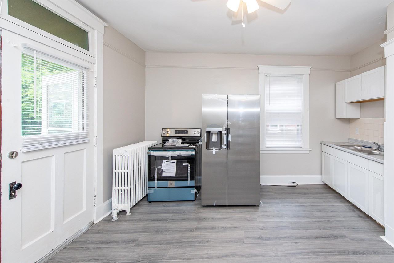 1749 Cleveland Ave #1 - Photo 7 of 10