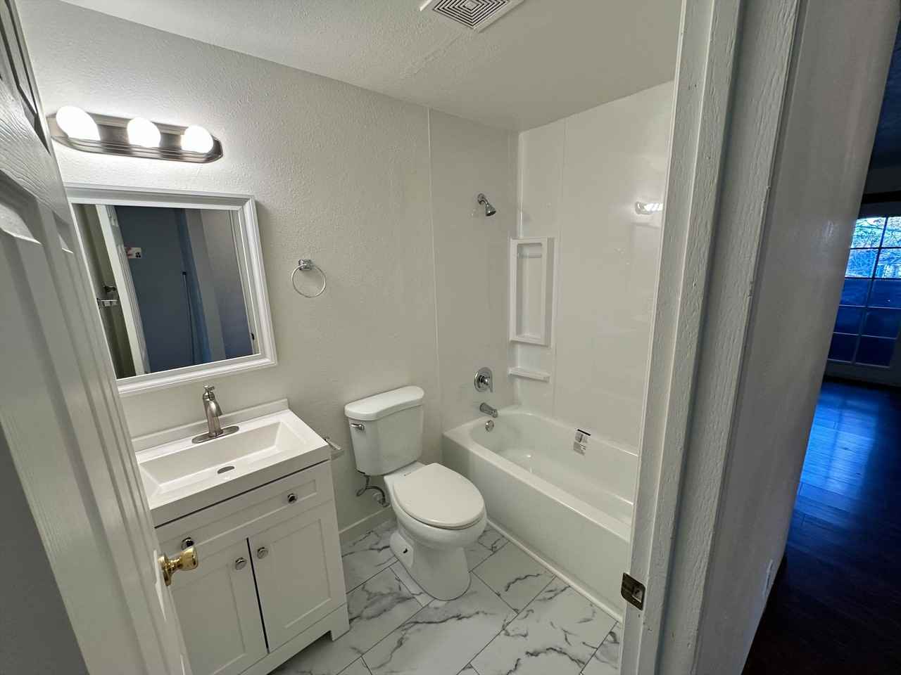 1723 West 8th AvenueApt 4 #4 - Photo 6 of 9