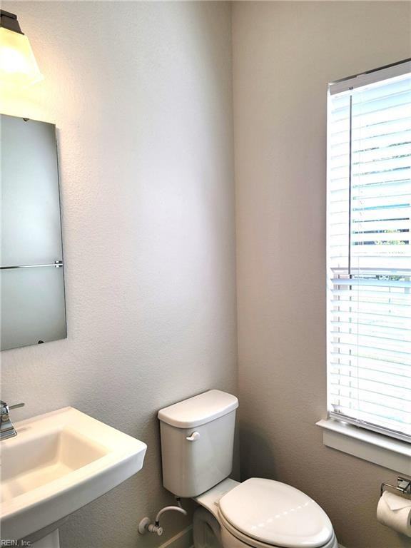 217 Victory Pl - Photo 4 of 14