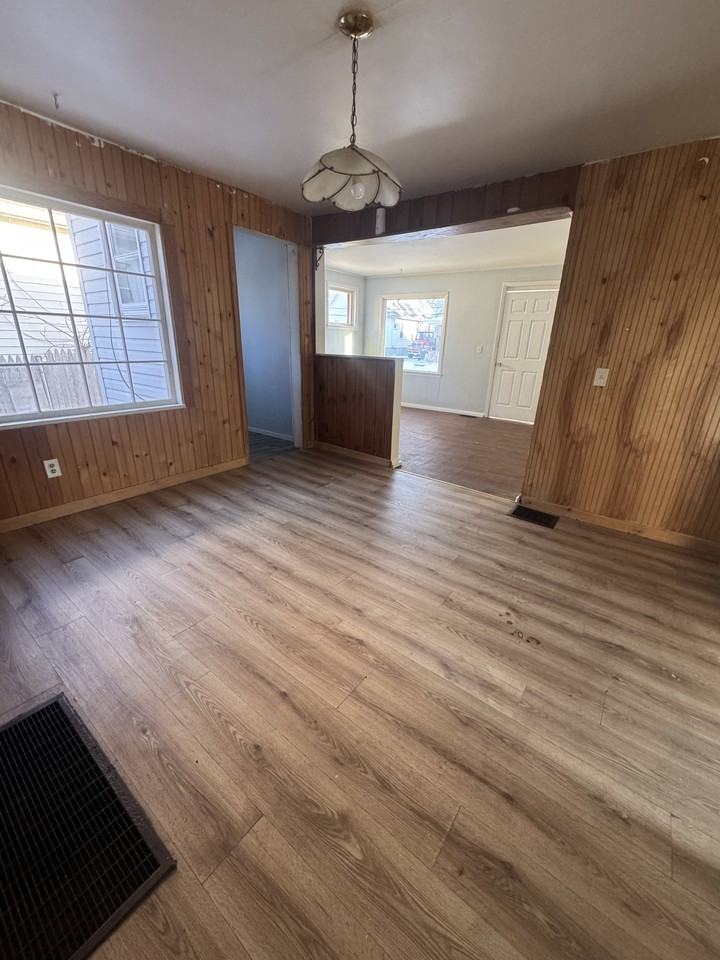 8 Laurel St #1 - Photo 3 of 13