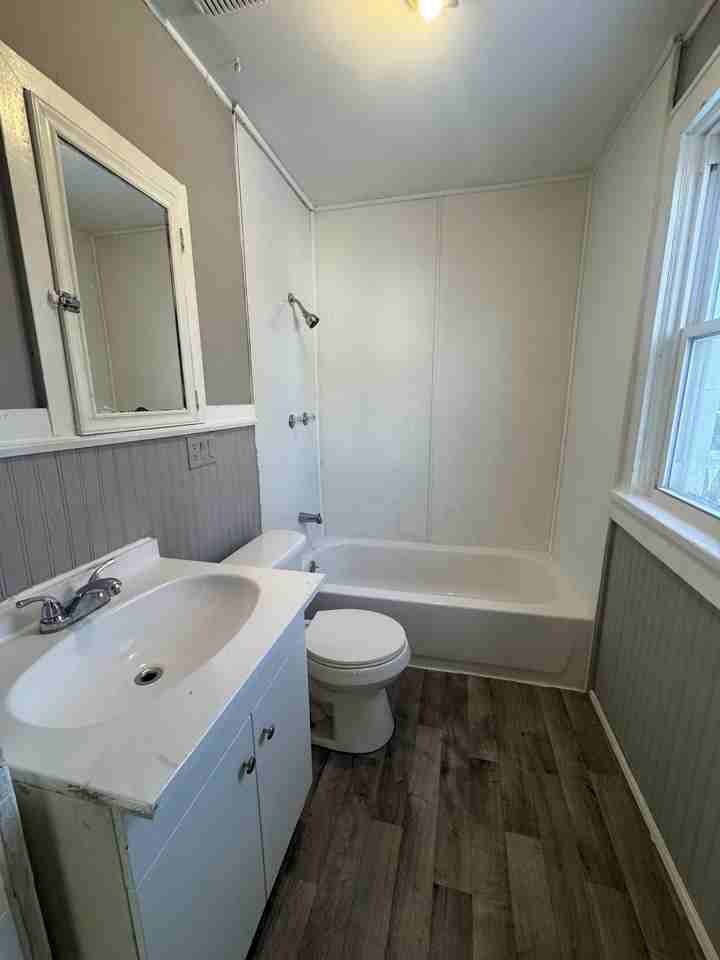 8 Laurel St #1 - Photo 5 of 13
