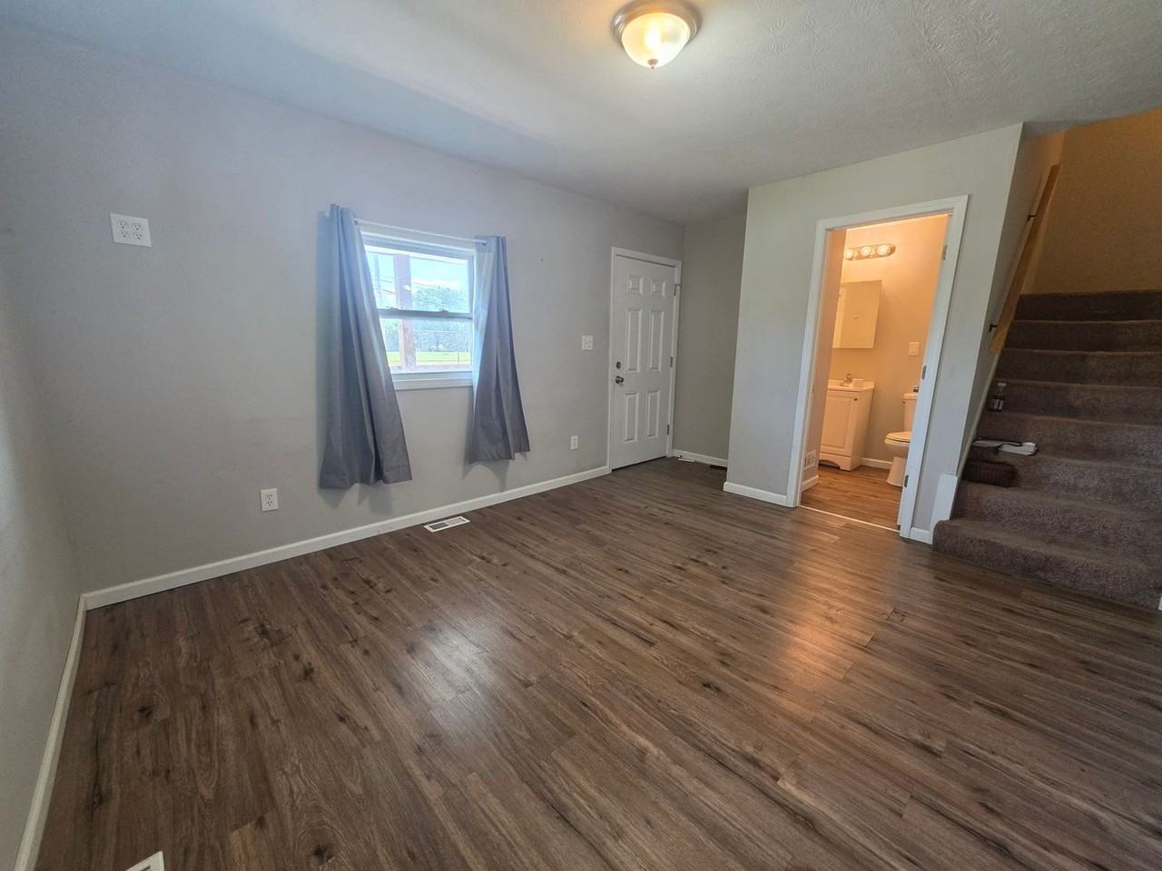 454 Kling St - Photo 5 of 24