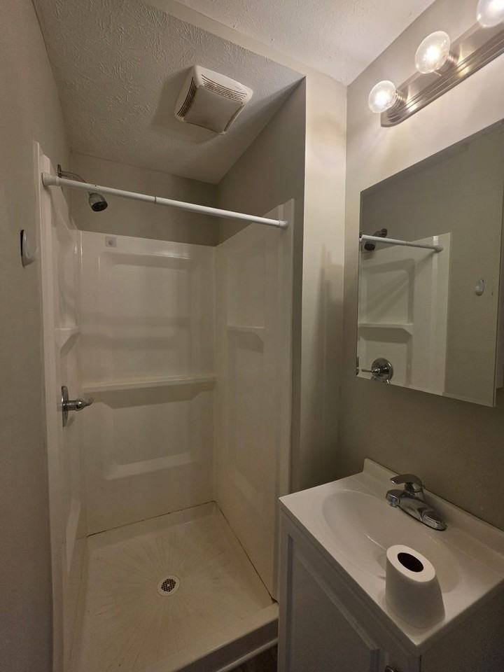 454 Kling St - Photo 7 of 24