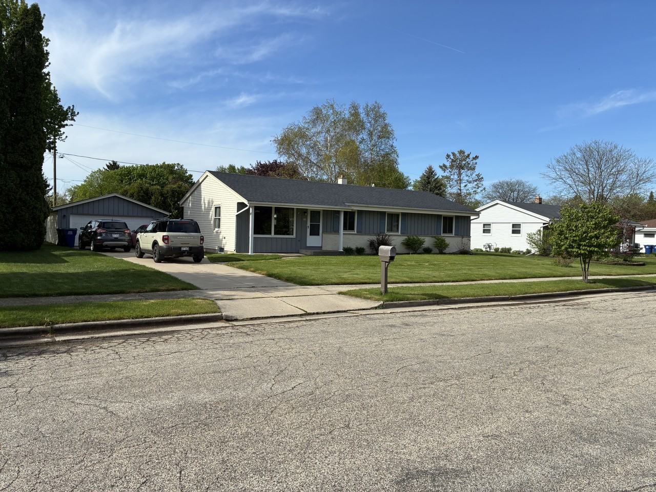 209 W Cedar St #1 - Photo 2 of 44