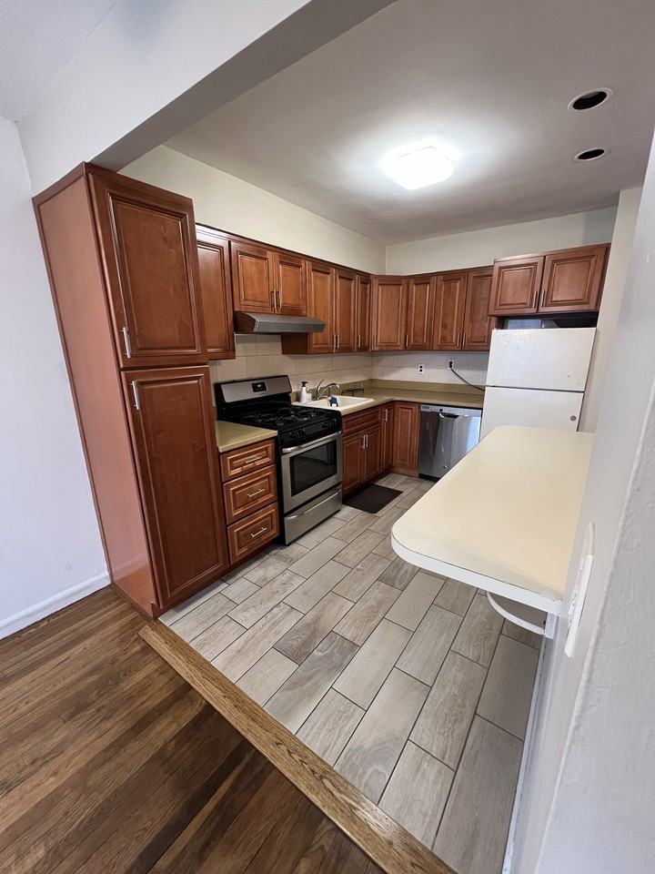 15711 45th Ave #2 - Photo 5 of 9