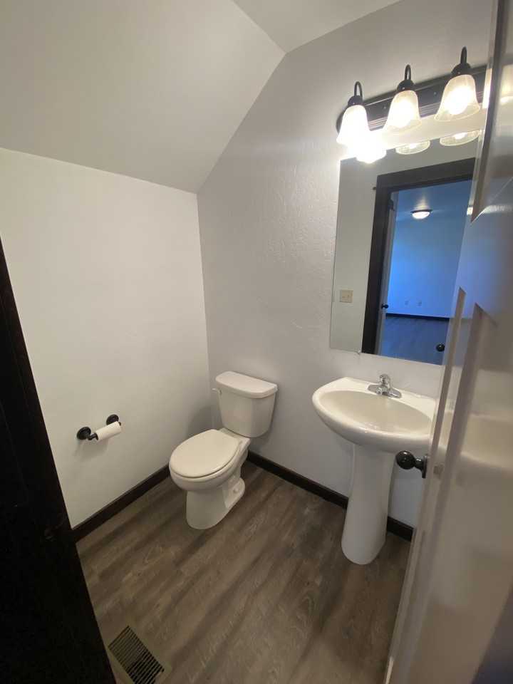 2286 Gallatin Green Blvd #E - Photo 6 of 28