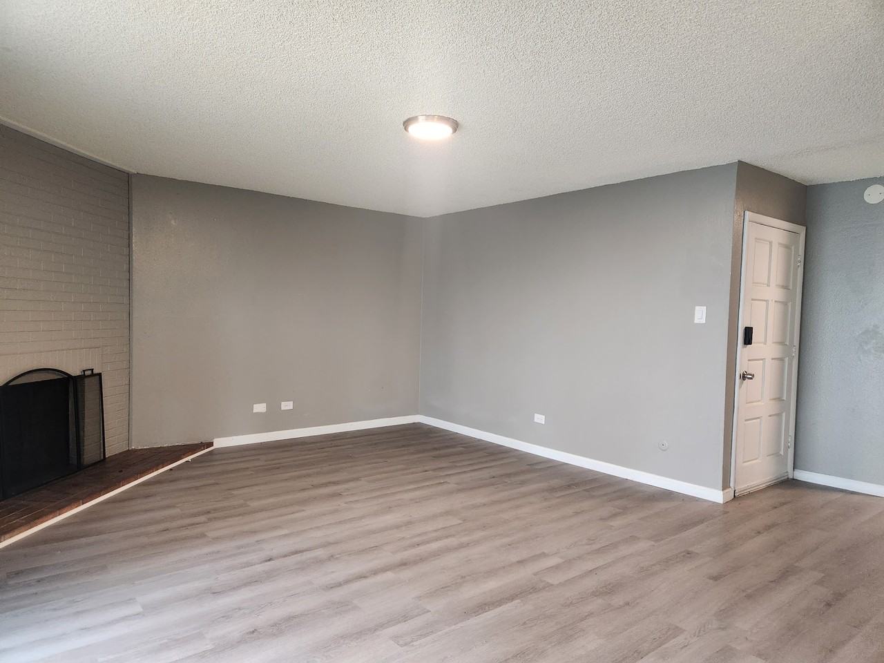 3339 S Monaco Street Pkwy #1 - Photo 2 of 22