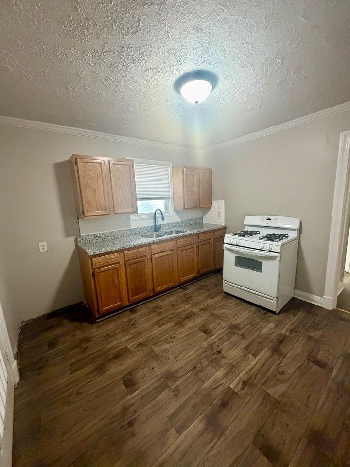 Lentz Ave #1 - Photo 4 of 11