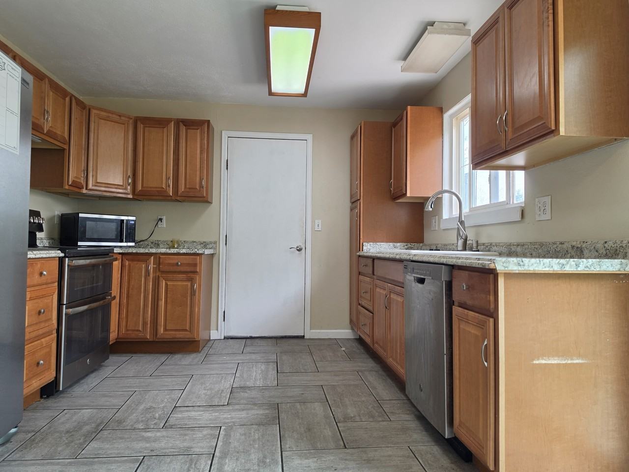 11186 Forest Ave #1 - Photo 6 of 28